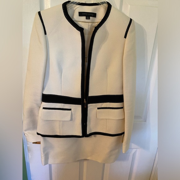 Anne Klein Jackets & Blazers - Anne Klein suits jacket and skirt